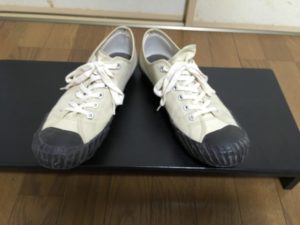 クッシュマンスニーカー